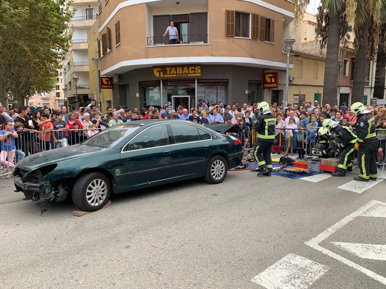 Durant la trobada els Bombers de Mallorca duran a terme un simulacre d'excarceració d’un vehicle accidentat.